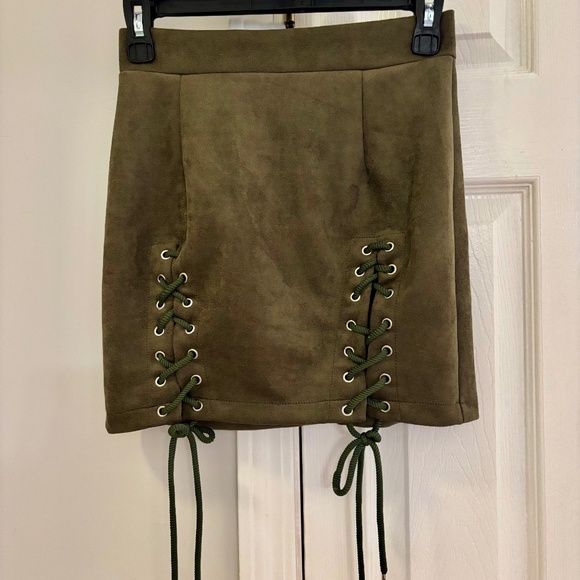 Women’s Lace Up Skirt - Picture 1 of 2